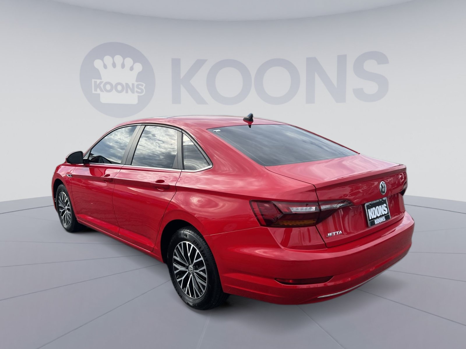 Used 2019 Volkswagen Jetta SEL w/ Cold Weather Package FWD image 14