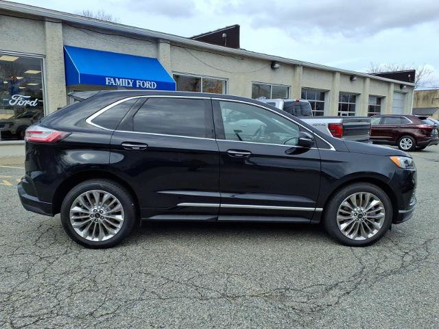 Certified 2022 Ford Edge Titanium w/ Equipment Group 301A AWD/4WD image 8