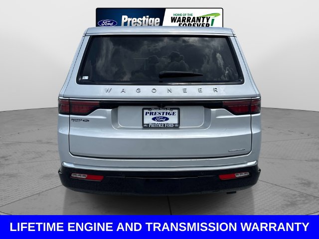 Used 2024 Jeep Wagoneer L Series II w/ Flexible Seating Group RWD image 5