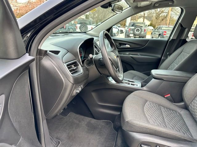 Used 2020 Chevrolet Equinox LT w/ Driver Convenience Package image 38