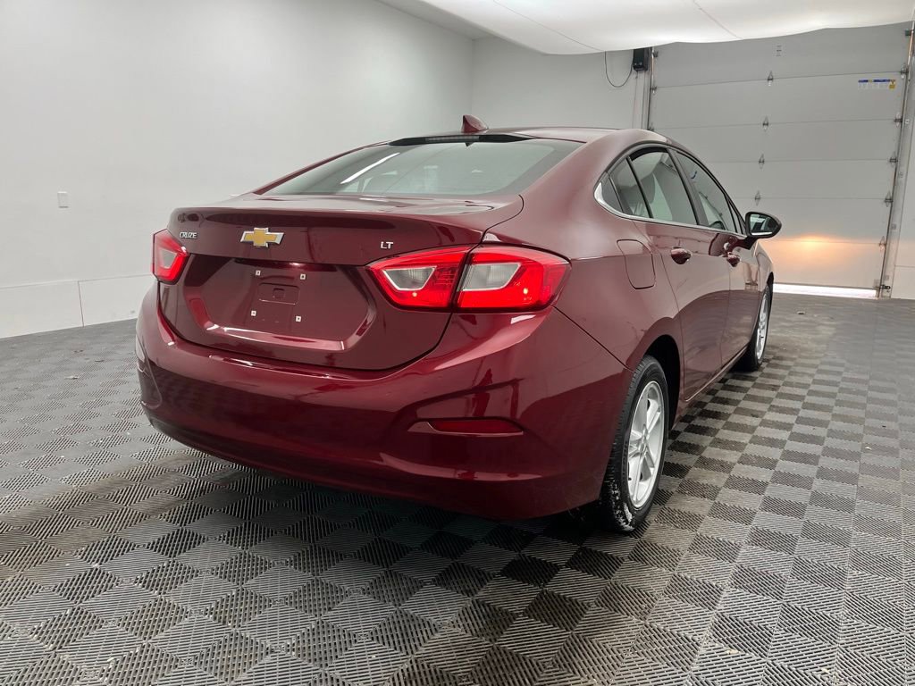Used 2018 Chevrolet Cruze LT w/ Convenience Package image 4