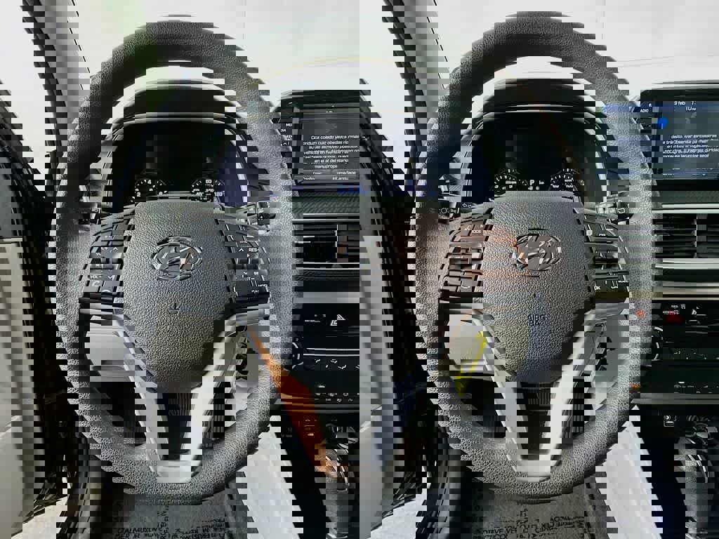 Used 2020 Hyundai Tucson SE image 18