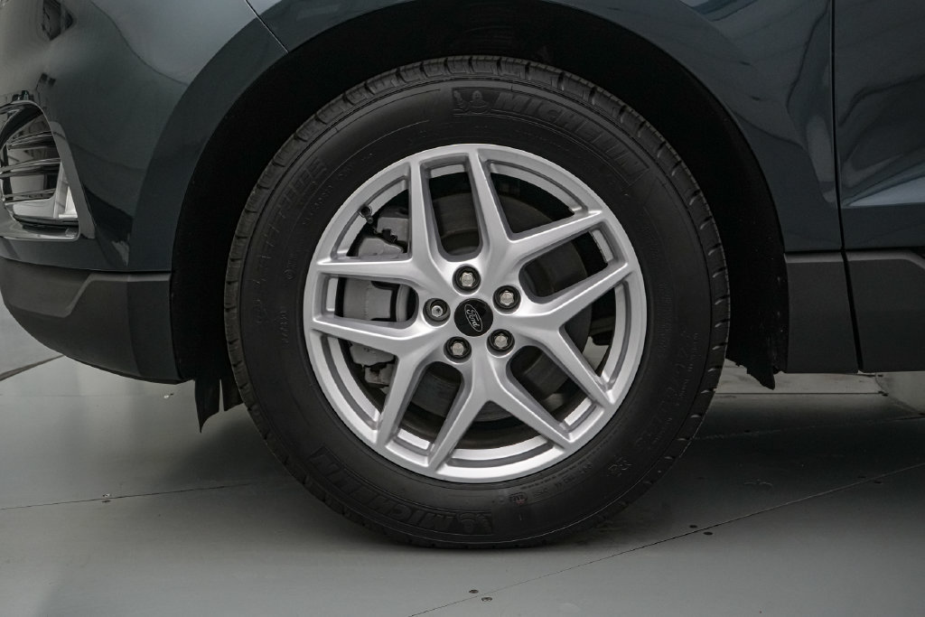 Certified 2024 Ford Edge SEL w/ Convenience Package AWD/4WD image 10