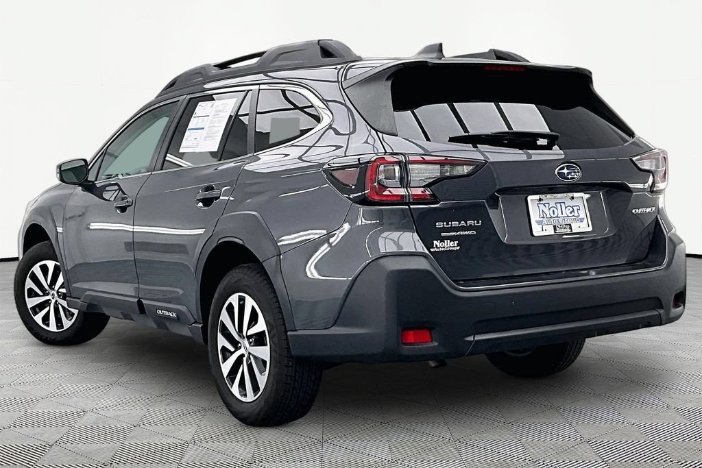 Used 2024 Subaru Outback Premium AWD/4WD image 13