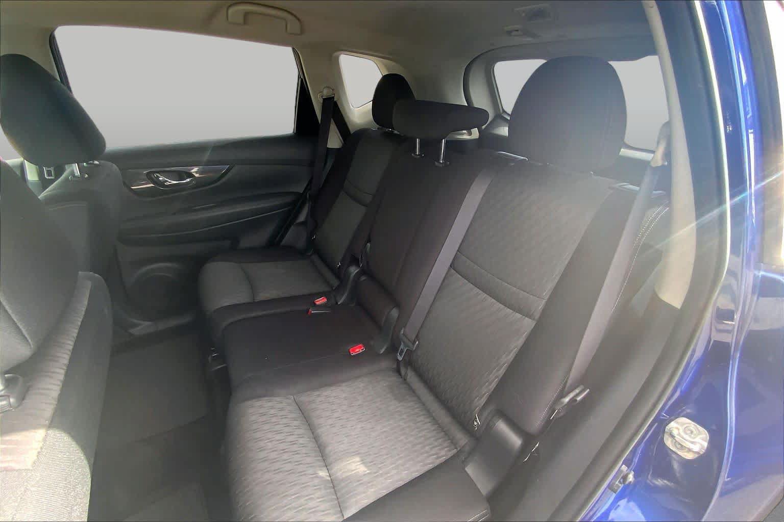 Used 2018 Nissan Rogue SV FWD image 21