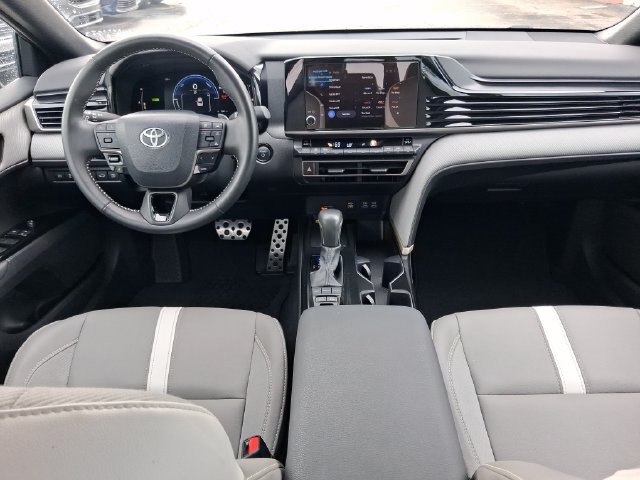 Used 2026 Toyota Camry SE FWD image 7