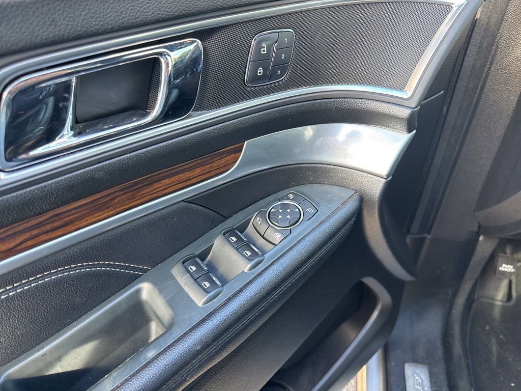 Certified 2018 Ford Explorer Limited image 11