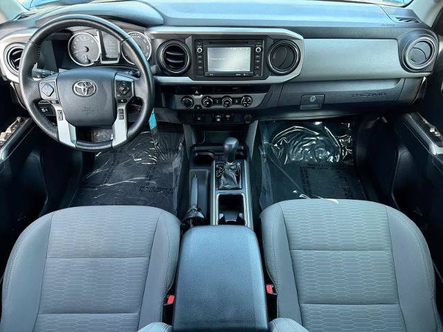 Used 2018 Toyota Tacoma SR5 AWD/4WD image 16