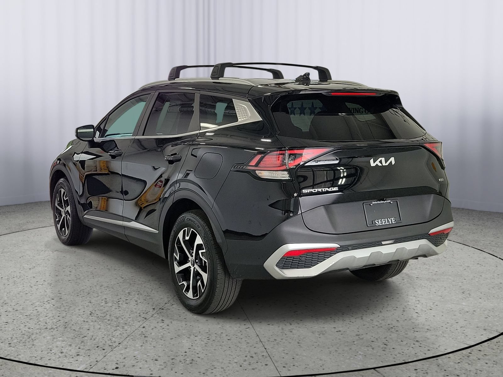Used 2024 Kia Sportage EX AWD/4WD image 3