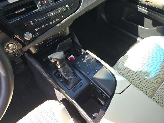Used 2022 Lexus ES 350 w/ Premium Package FWD image 22