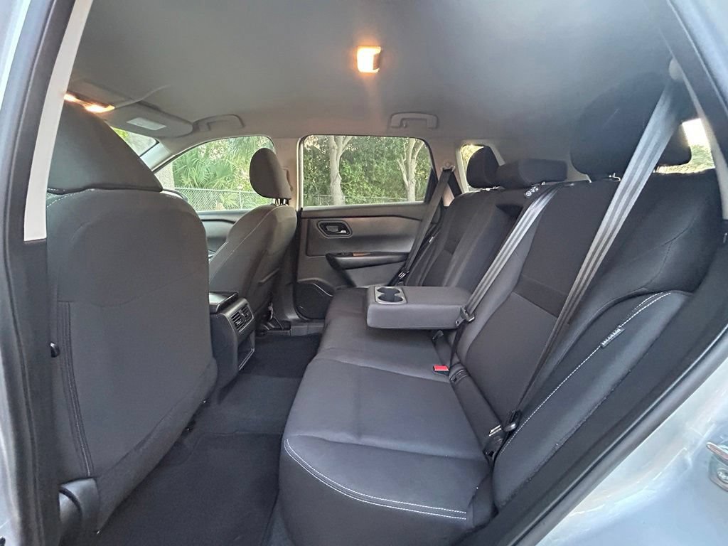 Used 2024 Nissan Rogue S AWD/4WD image 31