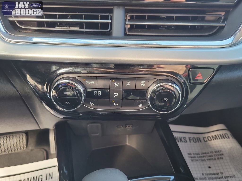 Used 2025 Chevrolet Trax LT w/ LT Convenience Package image 21