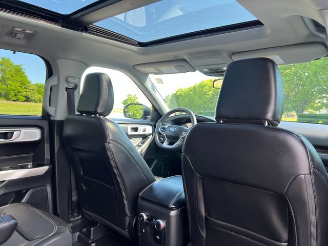 Certified 2023 Ford Explorer Limited w/ Limited Technology Package AWD/4WD image 33