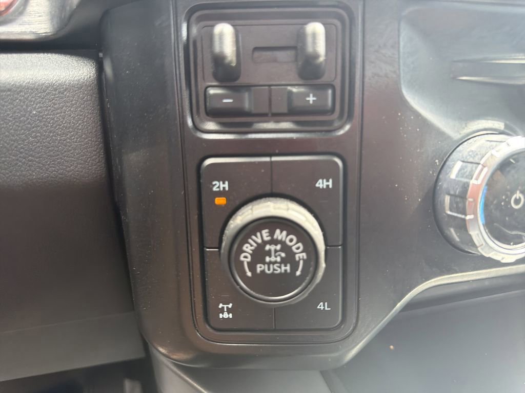 Certified 2025 Ford F250 Lariat w/ Tremor Off-Road Package image 32