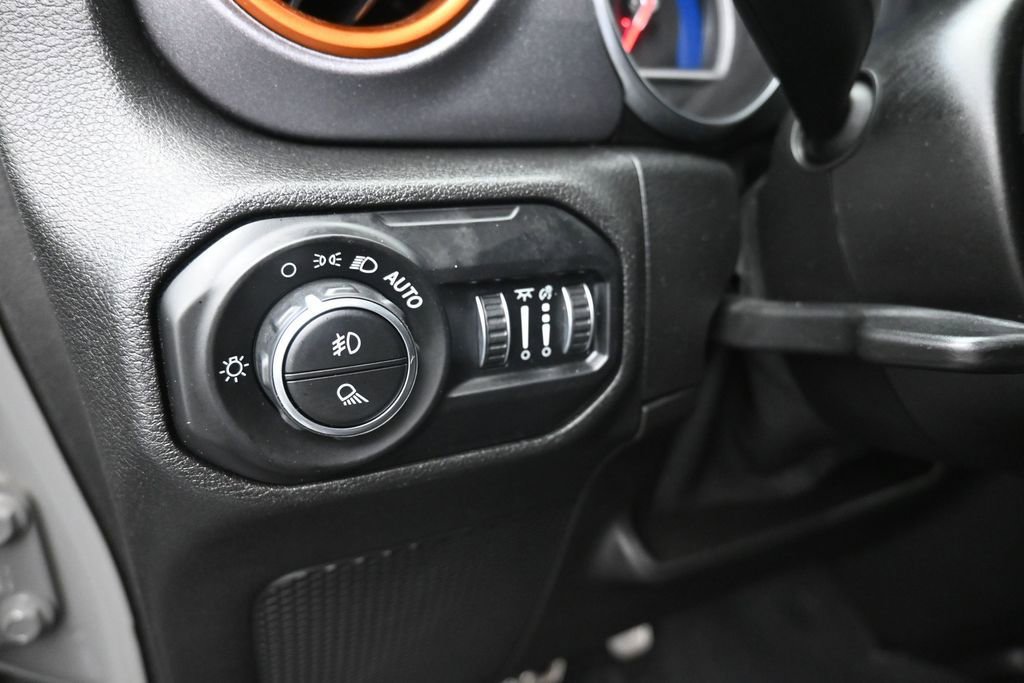 Used 2021 Jeep Gladiator Mojave AWD/4WD image 13