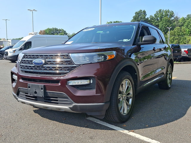 Certified 2023 Ford Explorer XLT w/ Equipment Group 202A AWD/4WD image 4