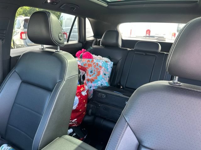 Used 2021 Volkswagen Atlas Cross Sport SE w/ Panoramic Sunroof Package FWD image 9