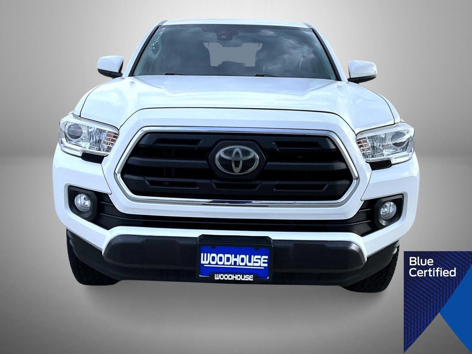 Used 2019 Toyota Tacoma SR5 AWD/4WD image 2