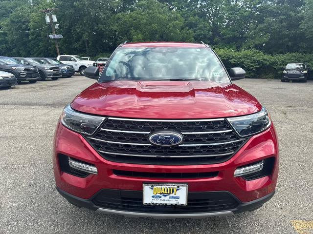 Certified 2022 Ford Explorer XLT w/ Equipment Group 202A AWD/4WD image 2