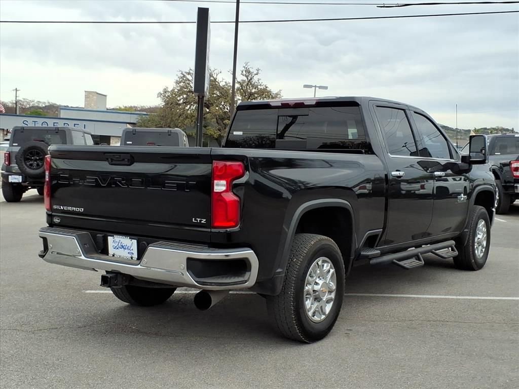 Used 2023 Chevrolet Silverado 2500 LTZ w/ LTZ Texas Edition image 3