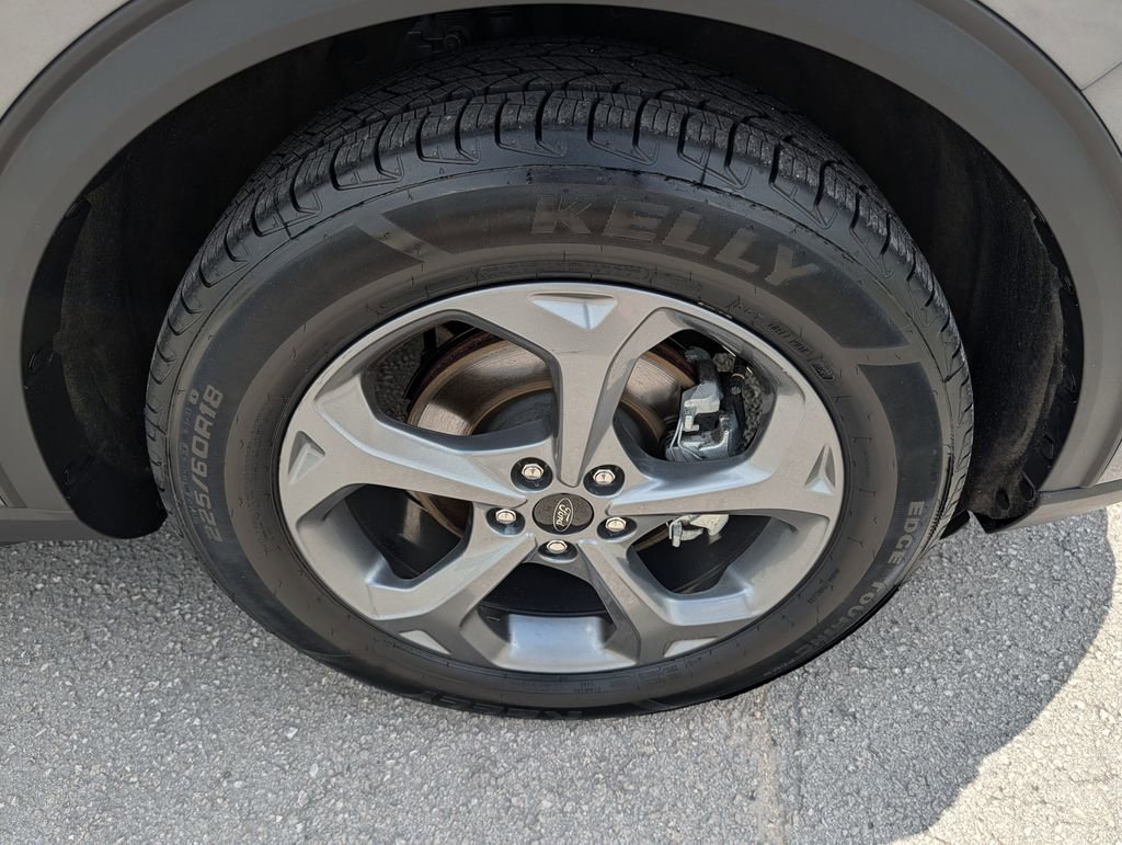 Certified 2025 Ford Escape ST-Line FWD image 30