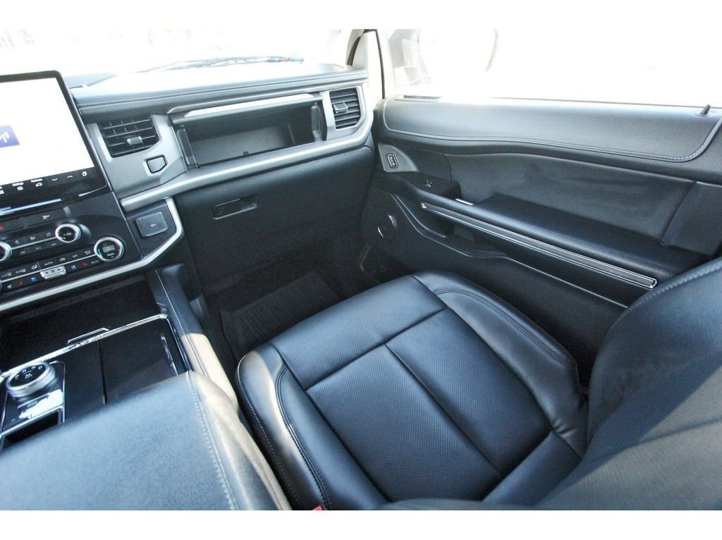 Certified 2022 Ford Expedition XLT RWD image 15