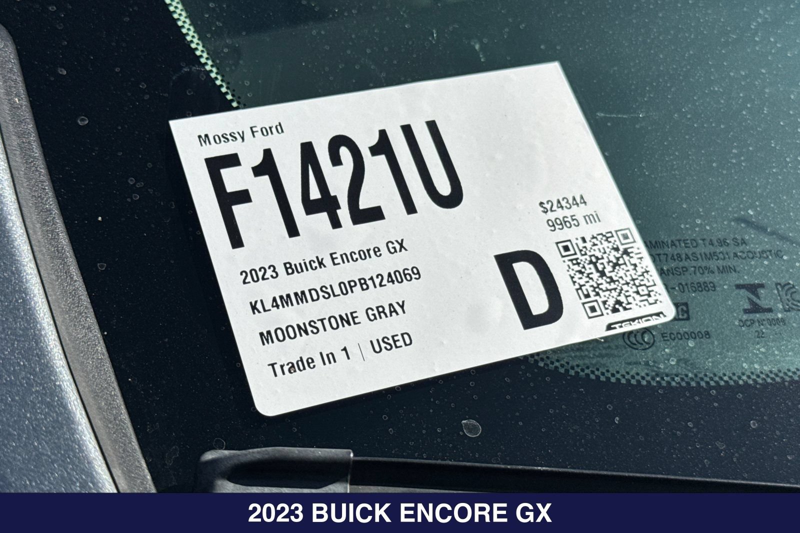 Used 2023 Buick Encore GX Select w/ Sport Touring Package FWD image 2