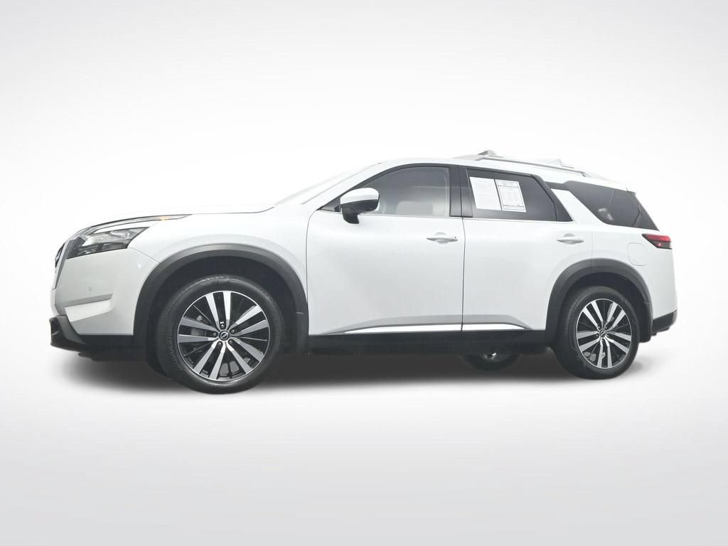 Used 2025 Nissan Pathfinder Platinum FWD image 40