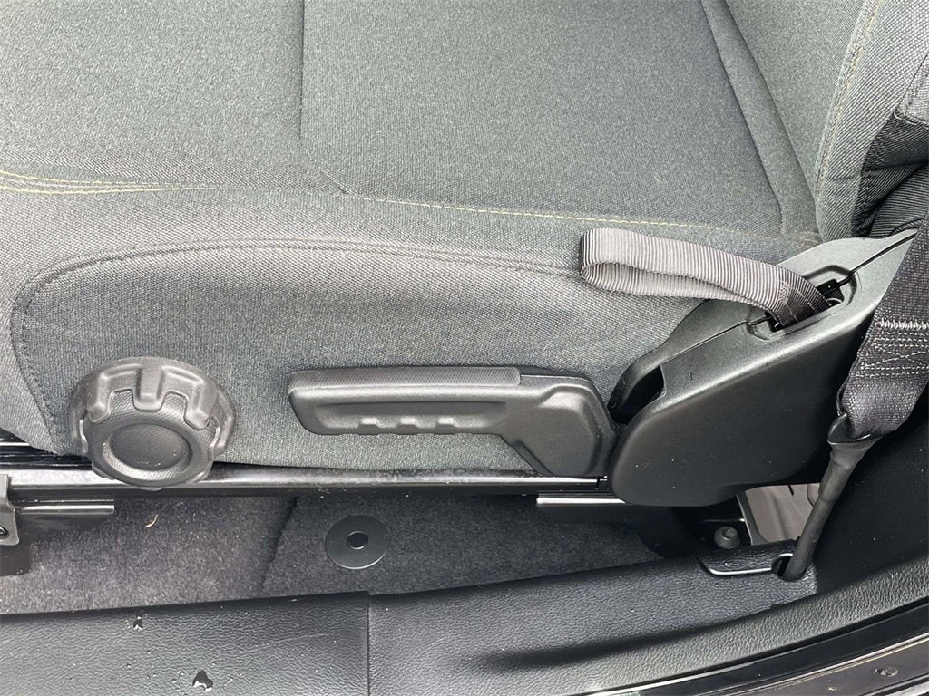 Used 2025 Jeep Wrangler Sport image 13