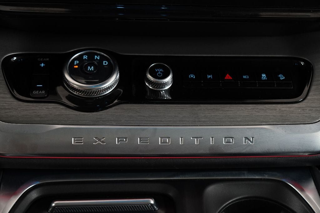 Certified 2025 Ford Expedition Platinum AWD/4WD image 21