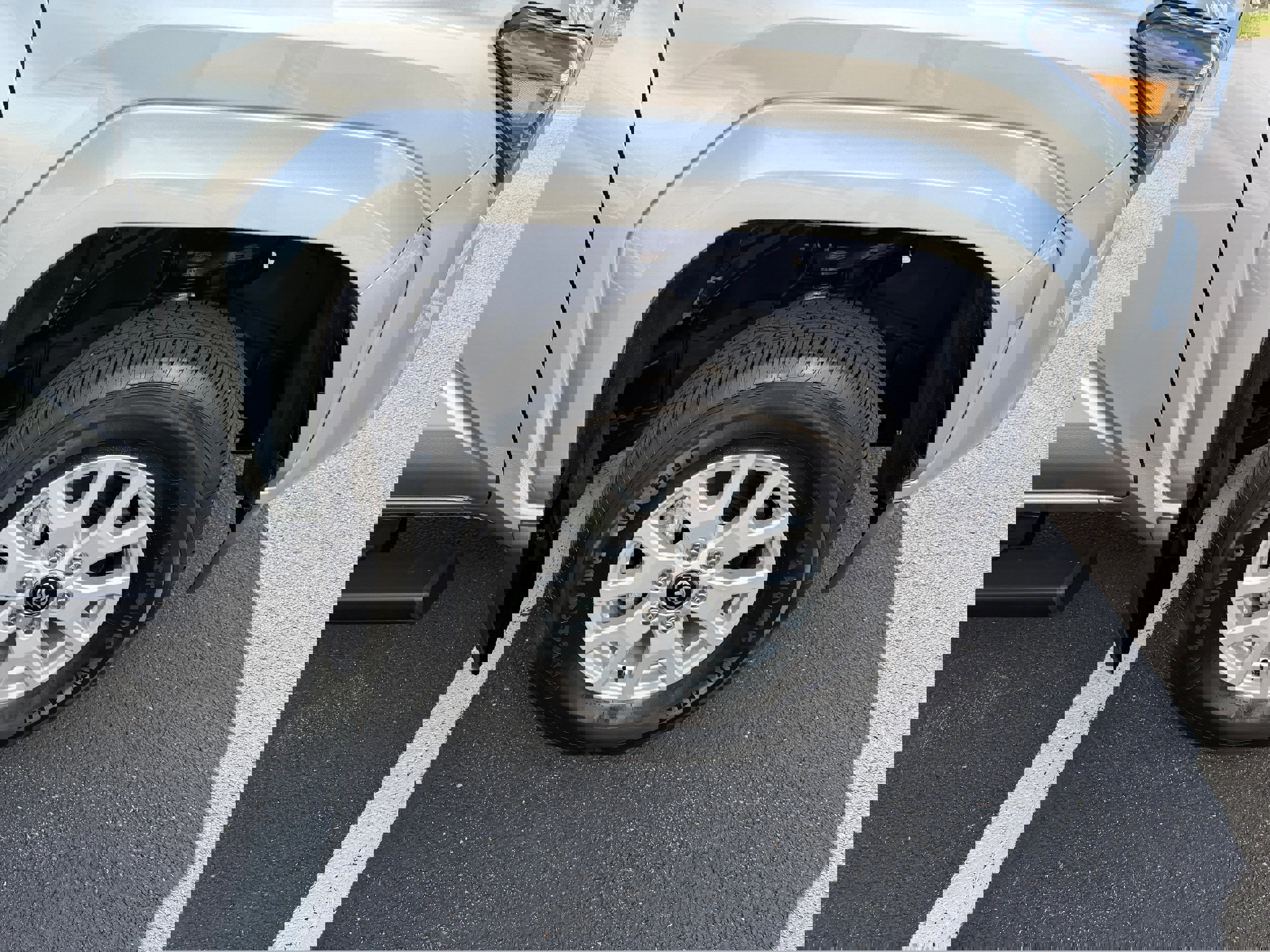 Used 2025 Toyota Tacoma SR5 image 13