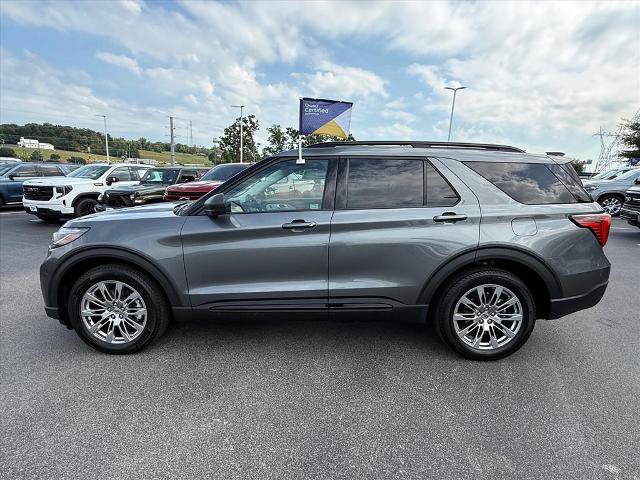 Certified 2026 Ford Explorer Active w/ Active Comfort Package AWD/4WD image 1