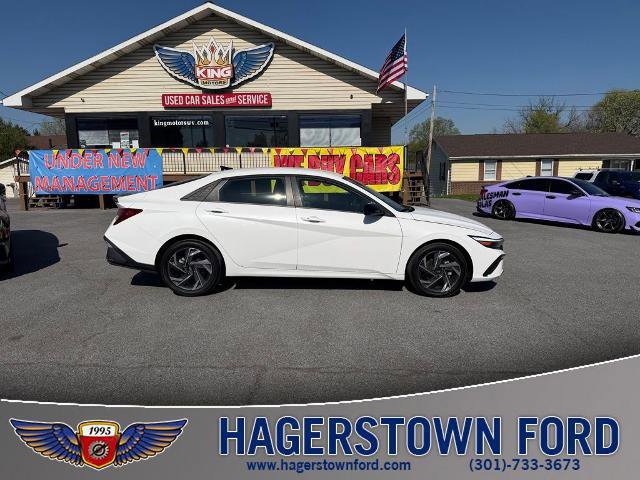 Used 2025 Hyundai Elantra Sport FWD image 6