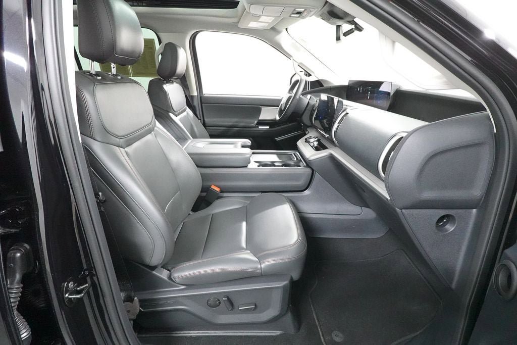 Certified 2025 Ford Expedition Active AWD/4WD image 31