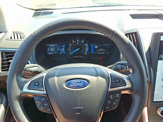 Certified 2022 Ford Edge Titanium AWD/4WD image 20