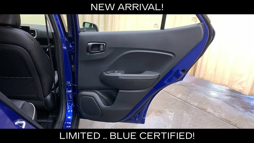 Used 2024 Hyundai Venue Limited FWD image 12