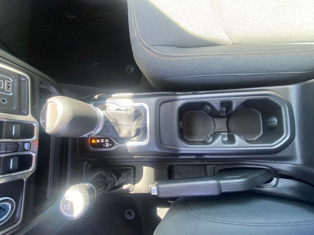 Used 2025 Jeep Gladiator Sport image 18