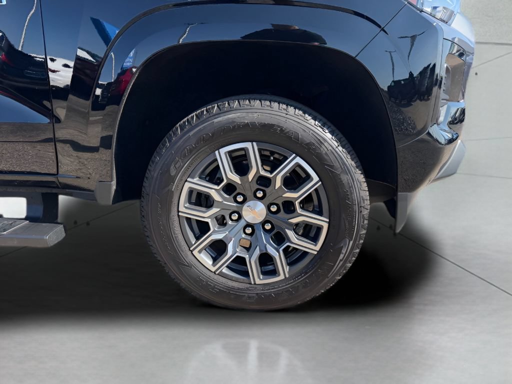 Used 2024 Chevrolet Colorado LT w/ LT Convenience Package III RWD image 11