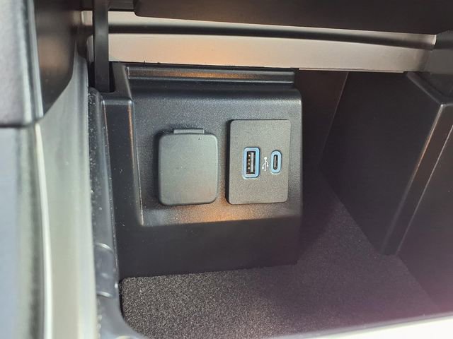 Certified 2023 Ford Explorer XLT image 8