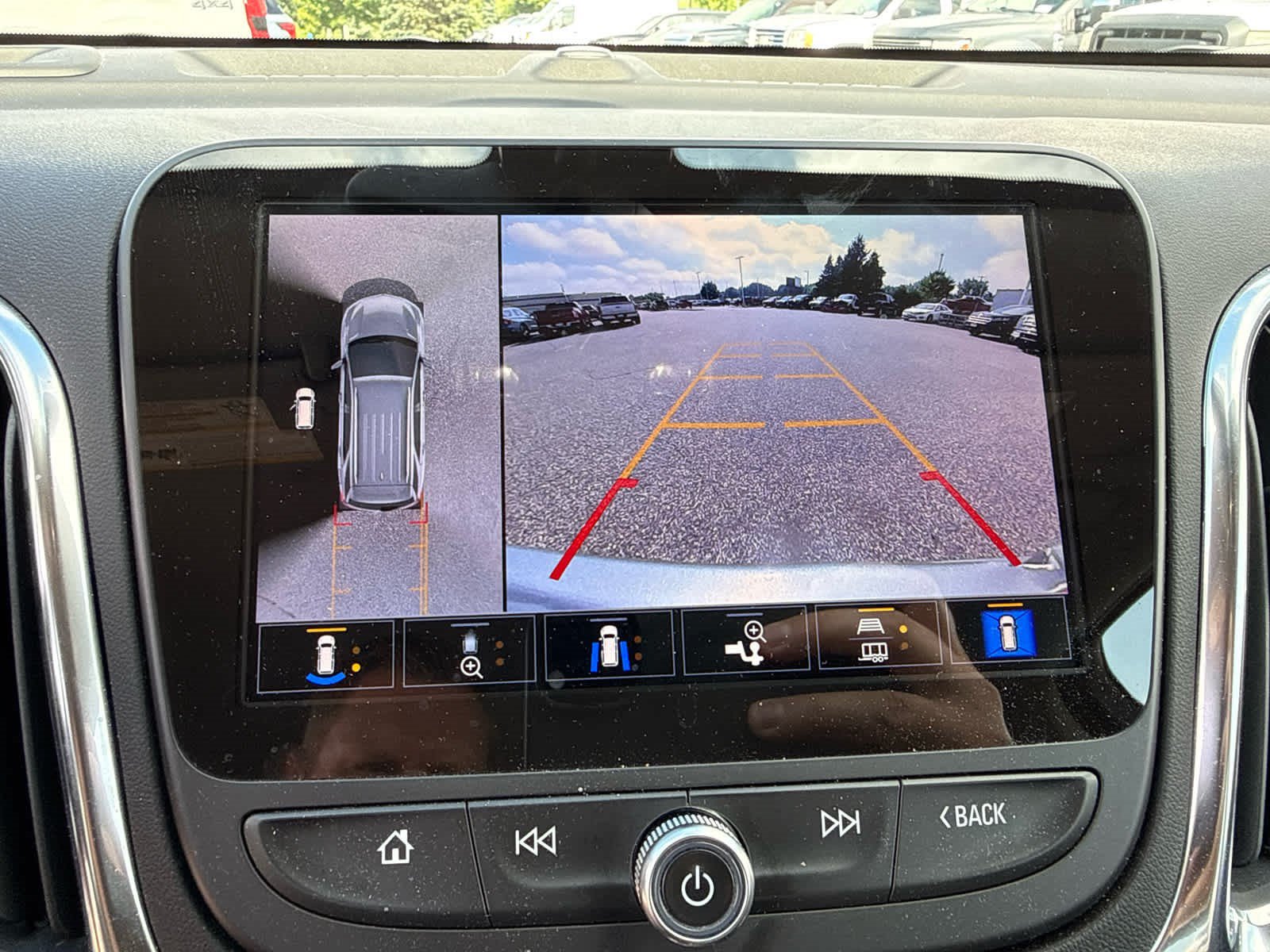Used 2024 Chevrolet Equinox LT AWD/4WD image 10