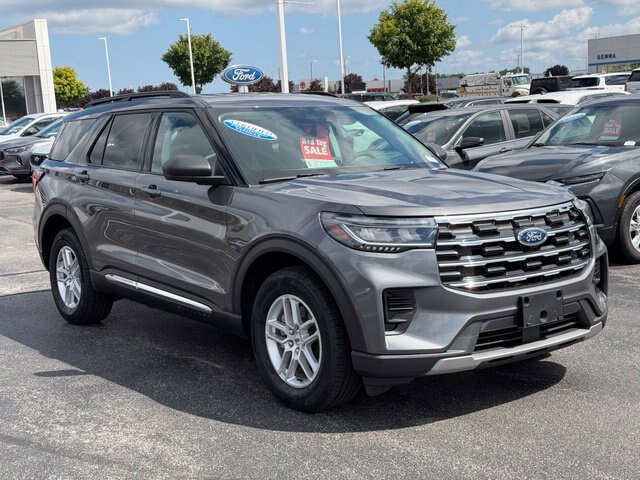 Certified 2025 Ford Explorer Active AWD/4WD image 2