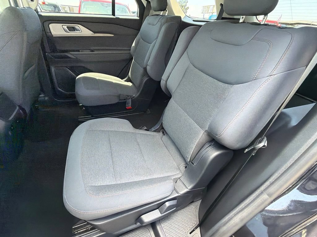 Certified 2025 Ford Explorer Active RWD image 38