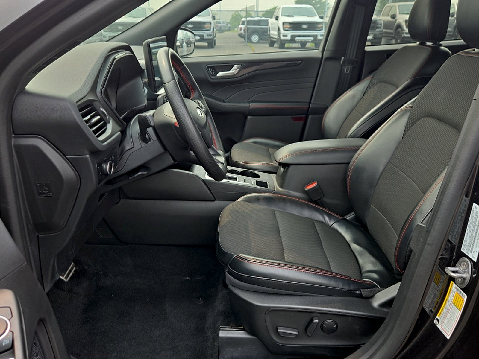 Certified 2023 Ford Escape ST-Line w/ Tech Pack #1 AWD/4WD image 10