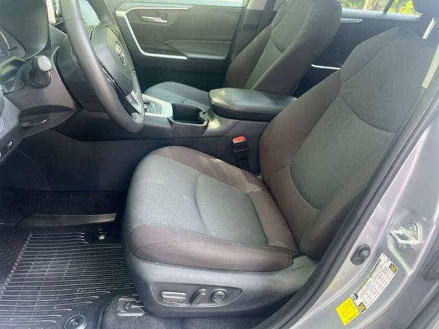 Used 2025 Toyota RAV4 XLE w/ Convenience Package AWD/4WD image 11