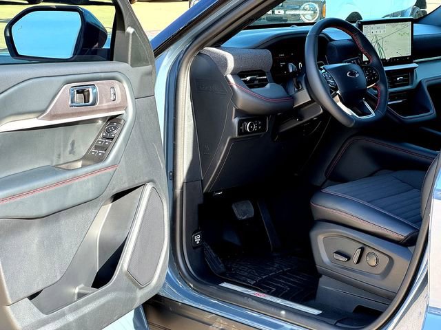 Certified 2025 Ford Explorer ST-Line image 8