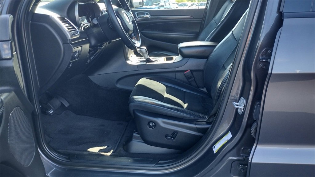 Used 2018 Jeep Grand Cherokee Altitude image 11