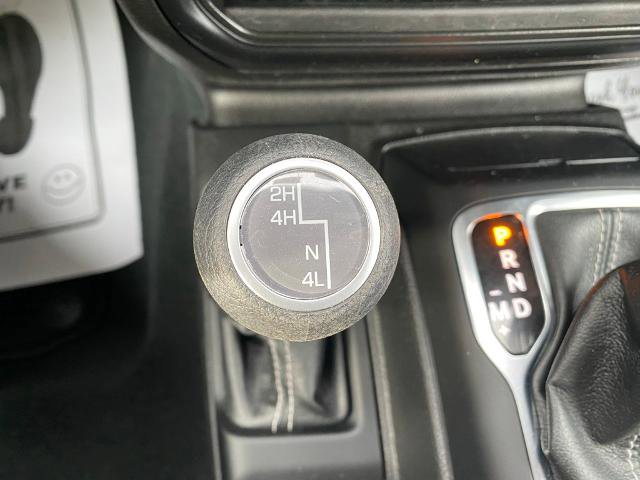 Used 2023 Jeep Gladiator Overland image 23