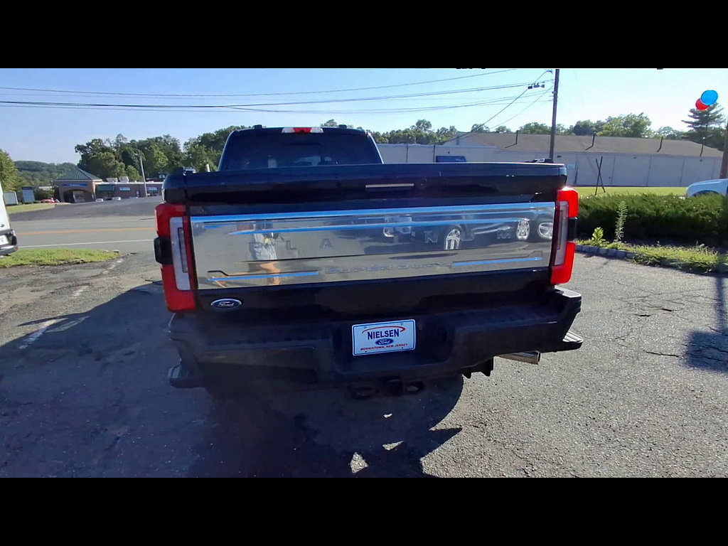 Certified 2023 Ford F350 Platinum w/ FX4 Off-Road Package AWD/4WD image 7