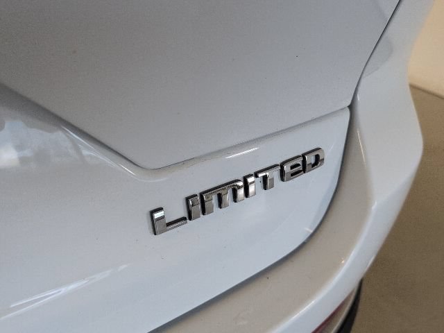 Used 2023 Jeep Grand Cherokee Limited AWD/4WD image 38