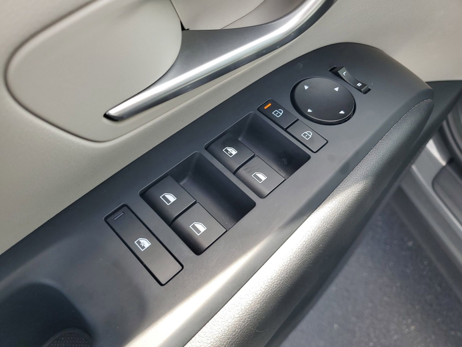 Used 2025 Hyundai Tucson SE image 14